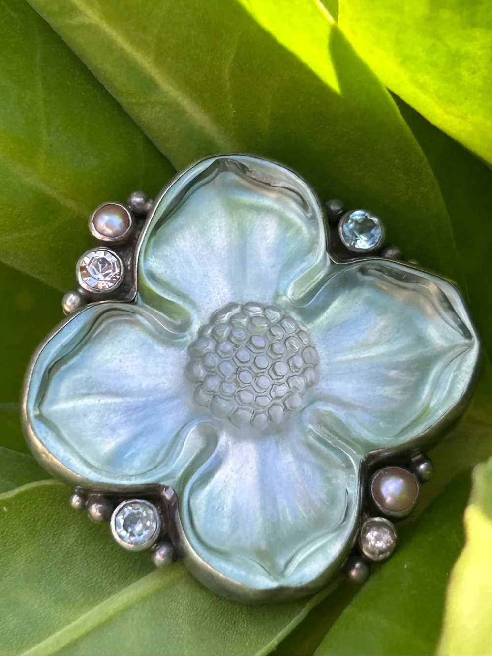 Mars & Valentine sterling silver Dogwood flower frosted green glass crystal ring